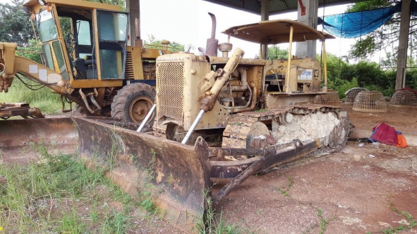 ขายรถแทรคเตอร์ CAT D5 เอกสารเล่มทะเบียน ช่วงล่างโซ่ กับใบแทรคต้องเก็บหน่อย ขายรถแทรคเตอร์ CAT D5 เอกสารเล่มทะเบียน ช่วงล่างโซ่ กับใบแทรคต้องเก็บหน่อย