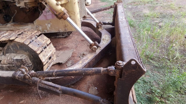 ขายรถแทรคเตอร์ CAT D5 เอกสารเล่มทะเบียน ช่วงล่างโซ่ กับใบแทรคต้องเก็บหน่อย ขายรถแทรคเตอร์ CAT D5 เอกสารเล่มทะเบียน ช่วงล่างโซ่ กับใบแทรคต้องเก็บหน่อย