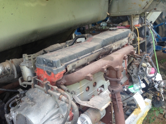 ขายด่วน รถเกี่ยวข้าว กระสอบ (ราคา 185,000บาท) มีภาพวีดีโอด้านล่าง  เครื่องดี 6HE1- เทอร์โบ  ตัวเดิน 10 ช่วง ราคาต่อรองได้ครับ  ชัยยา สตึก โทร 081-9972972 044-666729