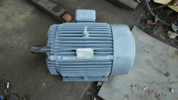 ****** Sold Out!! ****** มอเตอร์ Mitsubishi 30 HP. 380V. 1450 RPM. สภาพสวยใหม่ จัดส่งฟรีทั่วประเทศ!! 089-2499-123 นครปฐม