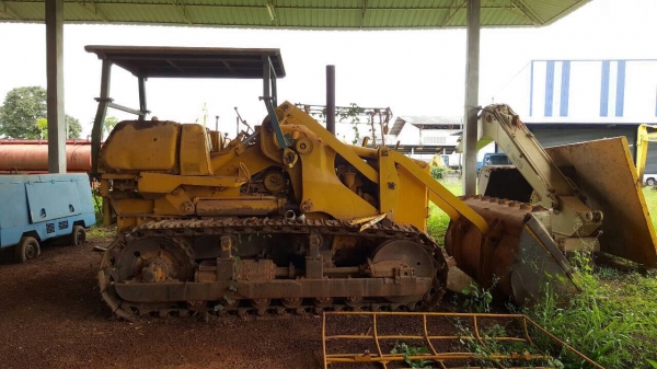 ขายรถแทรคเตอร์ KOMATSU D6 บุ้งกี๋ เอกสารเล่มทะเบียนครบ ขาดปั้มดีเซล ช่วงล่างเต็ม ราคาต่อรองได้ ขายรถแทรคเตอร์ KOMATSU D6 บุ้งกี๋ เอกสารเล่มทะเบียนครบ ขาดปั้มดีเซล ช่วงล่างเต็ม ราคาต่อรองได้