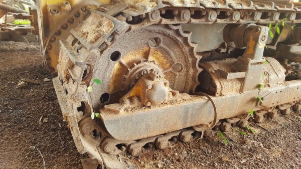 ขายรถแทรคเตอร์ KOMATSU D6 บุ้งกี๋ เอกสารเล่มทะเบียนครบ ขาดปั้มดีเซล ช่วงล่างเต็ม ราคาต่อรองได้ ขายรถแทรคเตอร์ KOMATSU D6 บุ้งกี๋ เอกสารเล่มทะเบียนครบ ขาดปั้มดีเซล ช่วงล่างเต็ม ราคาต่อรองได้