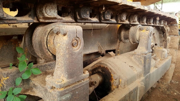 ขายรถแทรคเตอร์ KOMATSU D6 บุ้งกี๋ เอกสารเล่มทะเบียนครบ ขาดปั้มดีเซล ช่วงล่างเต็ม ราคาต่อรองได้ ขายรถแทรคเตอร์ KOMATSU D6 บุ้งกี๋ เอกสารเล่มทะเบียนครบ ขาดปั้มดีเซล ช่วงล่างเต็ม ราคาต่อรองได้