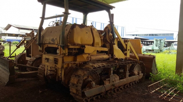 ขายรถแทรคเตอร์ KOMATSU D6 บุ้งกี๋ เอกสารเล่มทะเบียนครบ ขาดปั้มดีเซล ช่วงล่างเต็ม ราคาต่อรองได้ ขายรถแทรคเตอร์ KOMATSU D6 บุ้งกี๋ เอกสารเล่มทะเบียนครบ ขาดปั้มดีเซล ช่วงล่างเต็ม ราคาต่อรองได้