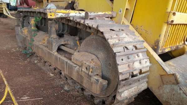 ขายรถแทรคเตอร์ KOMATSU D6 บุ้งกี๋ เอกสารเล่มทะเบียนครบ ขาดปั้มดีเซล ช่วงล่างเต็ม ราคาต่อรองได้ ขายรถแทรคเตอร์ KOMATSU D6 บุ้งกี๋ เอกสารเล่มทะเบียนครบ ขาดปั้มดีเซล ช่วงล่างเต็ม ราคาต่อรองได้