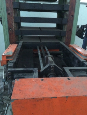 ขายเครื่องอัดยาง 250ตัน ขายเครื่องอัดยาง 250ตัน