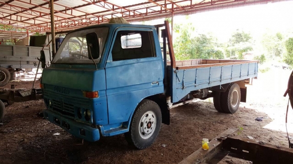 ขาย 6 ล้อ TOYOTA เครื่อง 85 แรงม้า คัสซีสวยตลอดเส้น ทะเบียน ม.79 ราคาคุยกันได้ครับ