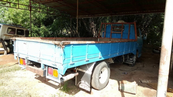 ขาย 6 ล้อ TOYOTA เครื่อง 85 แรงม้า คัสซีสวยตลอดเส้น ทะเบียน ม.79 ราคาคุยกันได้ครับ