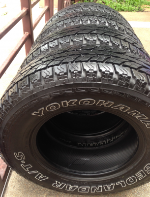 ยาง All Yokohama 235 70 15 กลางปี12 ดอกเต็ม ใช้ยาว ไม่มีปะ ยาง All Yokohama 235 70 15 กลางปี12 ดอกเต็ม ใช้ยาว ไม่มีปะ