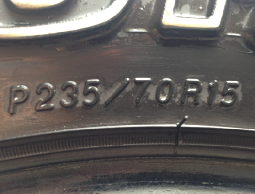 ยาง All Yokohama 235 70 15 กลางปี12 ดอกเต็ม ใช้ยาว ไม่มีปะ ยาง All Yokohama 235 70 15 กลางปี12 ดอกเต็ม ใช้ยาว ไม่มีปะ