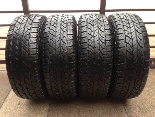 ยาง All Yokohama 235 70 15 กลางปี12 ดอกเต็ม ใช้ยาว ไม่มีปะ ยาง All Yokohama 235 70 15 กลางปี12 ดอกเต็ม ใช้ยาว ไม่มีปะ