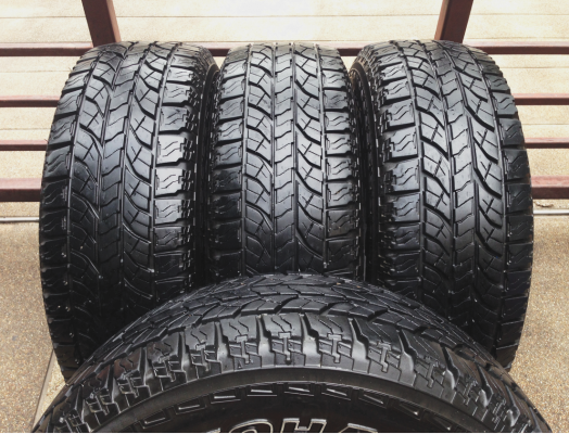 ยาง All Yokohama 235 70 15 กลางปี12 ดอกเต็ม ใช้ยาว ไม่มีปะ ยาง All Yokohama 235 70 15 กลางปี12 ดอกเต็ม ใช้ยาว ไม่มีปะ