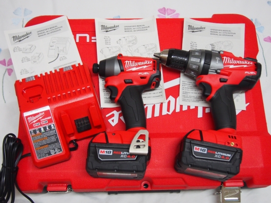 ชุดสว่านไร้สาย Milwaukee 2797-22 มีสว่านกระแทกและสว่านไขควง ชุดสว่านไร้สาย Milwaukee 2797-22 มีสว่านกระแทกและสว่านไขควง