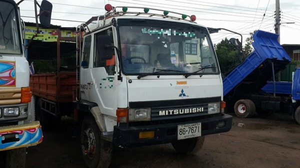 ขาย6ล้อFUSO195 ปี43 เครน3ตัน3ปอกTADANO พร้อมวินยกรถท้าย เครื่องดี เอกสารเล่มทะเบียนพร้อม วิ่งงานประจำ