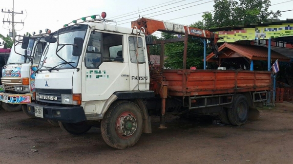 ขาย6ล้อFUSO195 ปี43 เครน3ตัน3ปอกTADANO พร้อมวินยกรถท้าย เครื่องดี เอกสารเล่มทะเบียนพร้อม วิ่งงานประจำ