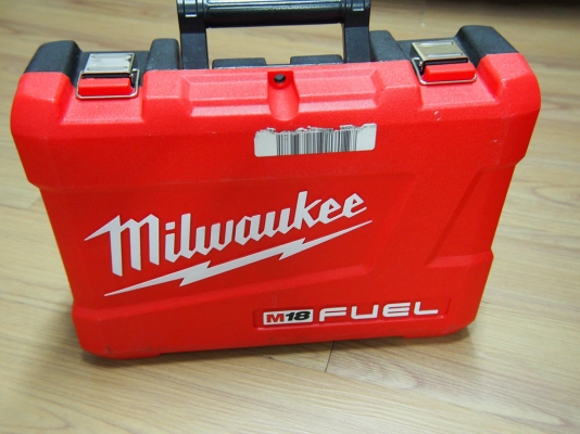 สว่านไร้สายไม่ใช้แปรงถ่านพร้อมด้ามจับ Milwaukee 2604-22 ไฟ18โวลท์พร้อมแท่นชาร์จแบ็ต2ก้อนและเคสพลาสติค สว่านไร้สายไม่ใช้แปรงถ่านพร้อมด้ามจับ Milwaukee 2604-22 ไฟ18โวลท์พร้อมแท่นชาร์จแบ็ต2ก้อนและเคสพลาสติค