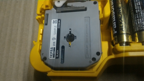 เครื่องพิมพ์แถบสติกเกอร์เอนกประสงค์แบบพกพา TEPRA  ของใหม่ พร้อมเทปลำลองอีก 1 ม้วน