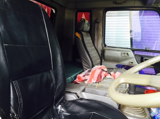 10ล้อเพลาเดียว185แรง..HINO FL176-10115...กระบะคอกไม้ วางหัวสิงห์ไฮเทค..รถบรรทุกข้าวสาร..สภาพดี