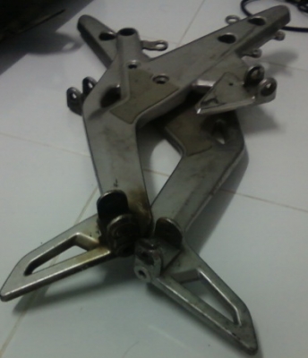 ขายที่พักเท้า ของ ER6N ราคา 500 บาท ขายที่พักเท้า ของ ER6N ราคา 500 บาท