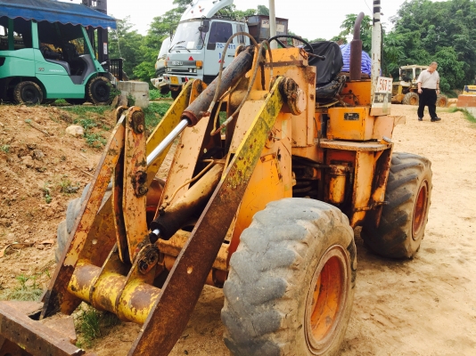 (มี4คัน)รถตักล้อยางเลี้ยวเอว..KOMATSU 507...รถเดิมๆเครื่องเดิม 4D94...รถใช้งานอยู่ มีบุ้งกี๋ครบ..