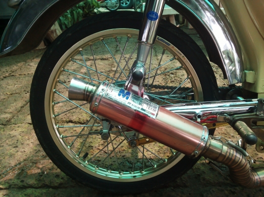 ขาย A100 เครื่องโซ125 / ไม่เเลก ไม่เเยก มีเล่มทะเบียนโครง+ใบซื้อขาย เครื่องเเน่นๆ อะไหล่เเต่งตามรูป ค่าตัว 10500 บาท สนใจทักเเชทหรือโทร.089-8054390 โอ๋ อยู่จังหวัดลพบุรี