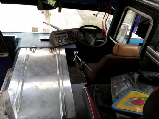 Bus Benz เครื่องดีขับเยี่ยมครับ Bus Benz เครื่องดีขับเยี่ยมครับ