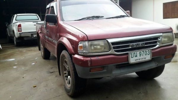 รถปิ๊กอัพISUZU2ประตูขับเคลื่อน4ล้อ ขายตามสภาพ