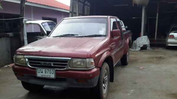 รถปิ๊กอัพISUZU2ประตูขับเคลื่อน4ล้อ ขายตามสภาพ