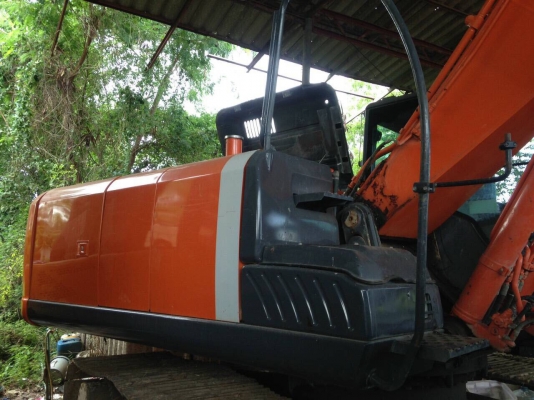 ขาย HITACHI 250ZX ชั่วโมง3000 พร้อมใช้งาน มีลายหัวเจาะแถมหัวเจาะOKADAให้ 1 หัว เอกสารเล่ม