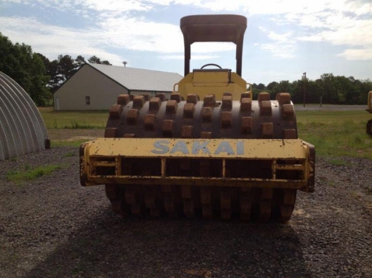 รถบดมีหนาม Sakai SV510TF รถอยู่ต่างประเทศ สนใจสั่งนำเข้าติดต่อ ใหม่ 061-4194022