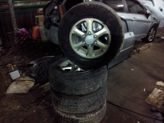 ขายล้อขอบ16" 4วง ยางเสีย ราคา2,500บาท