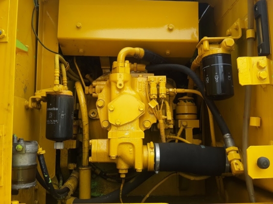 รถขุดล้อยาง โคมัตสุ PW130-7K #K40207 รถนำเข้าจากต่างประเทศ รถสวย สภาพดี รถจอดที่นิมบางปะอิน อยุธยา ติดต่อ ใหม่ 061-4194022