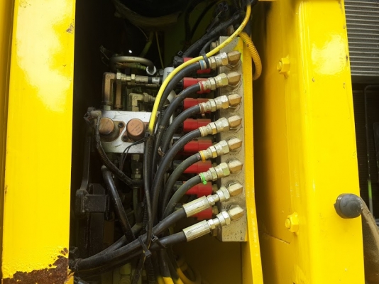 รถขุดล้อยาง โคมัตสุ PW130-7K #K40207 รถนำเข้าจากต่างประเทศ รถสวย สภาพดี รถจอดที่นิมบางปะอิน อยุธยา ติดต่อ ใหม่ 061-4194022