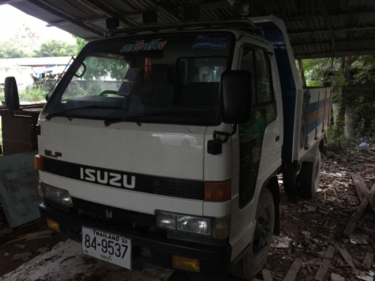 รถดั้ม 6 ล้อเล็ก. 3. คิว. ยาง 7.50. พร้อมใช้คับ