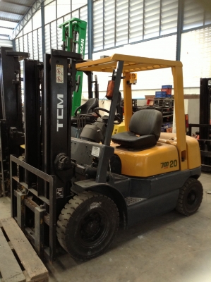 +++ ขายโฟล์คลิฟท์  T.C.M. FG20  ขนาด 2  ตัน  เครื่องยนต์เบนซิน  เกียร์ออโตเมติค  เสา  3  เมตร  งา 1,070  มม.  ยางลม