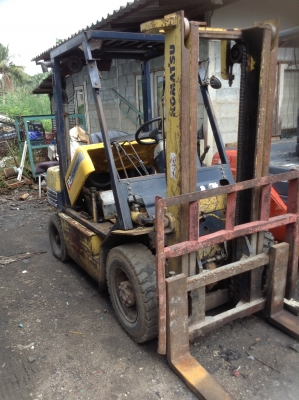 +++ ขายโฟล์คลิฟท์  KOMATSU FD30-11  ขนาด  3.0  ตัน  เครื่องยนต์ดีเซล ISUZU  เสา  3  เมตร  เกียร์ธรรมดา  งา 1,070  มม.  ยางตัน  (ขายตามสภาพ  รถพร้อมใช้  รับประกัน)