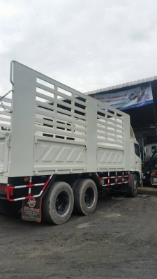 รถบรรทุกฮีโน่ เพลาเดียว ปี 48     220 แรงม้า FL1J     สภาพสวย พร้อมใช้งาน ทดลองขับได้                   สนใจติดต่อ เอ็ม ที เจริญยนต์ สาขาปทุมธานี          (ถนนกาญจนาภิเษก วงแหวนตะวันตกบางปะอิน-บางบัวทอง)          โทร 081-4948363 , 081-7361541