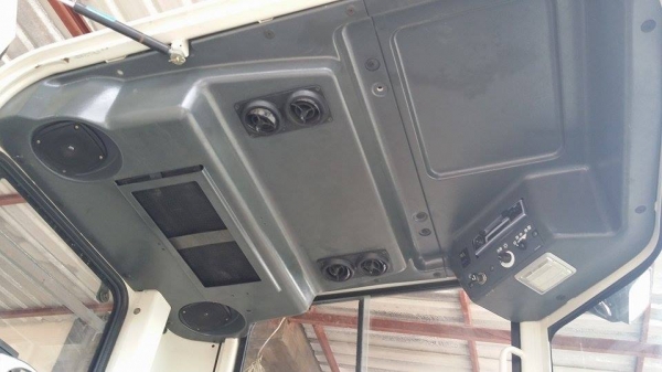 รถเกี่ยวข้าวพร้อมนวดข้าวในตัว แบบนั่งขับ เก่าญี่ปุ่น MITSUBISHI  รุ่น  VG65 สภาพสวย