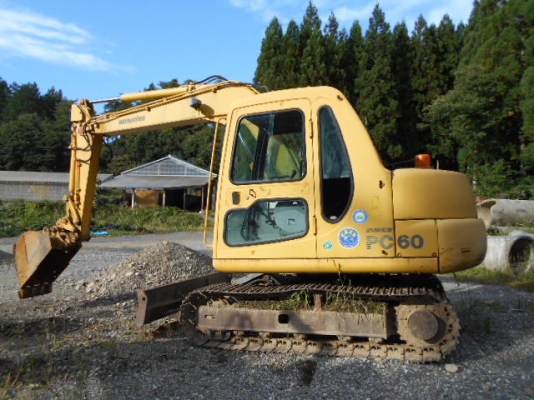 รถขุด Komatsu PC60-7 รถญี่ปุ่น สนใจโทร. 080-6565422 (หนิง)