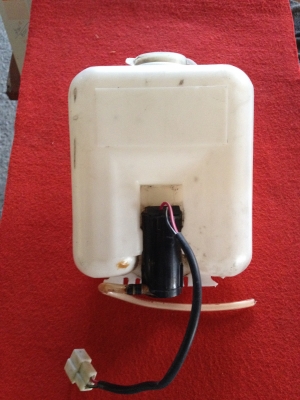 ถังพักนํ้าฉีดกระจกพร้อมมอเตอร์