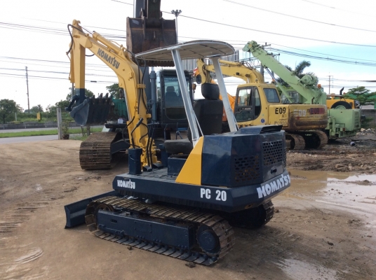 ขายรถแบคโฮ KOMATSU  pc 20-5 รถสวยพร้อมใช้ราคาถูก 190,000 090-772-3710 090-772-3708