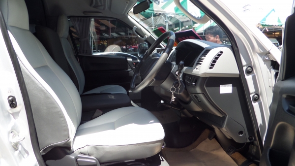 อัพเกรดหน้า โฉมใหม่** แต่งเต็ม VIP ทั้งคัน ปี2012 มองหารถตู้ โทร 087-775-8887