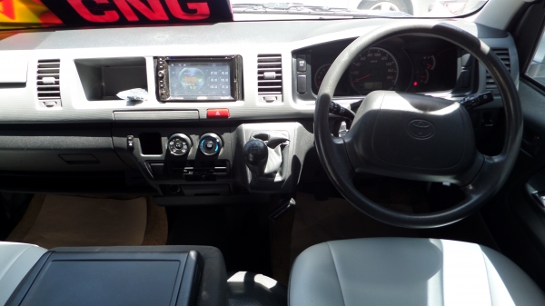 อัพเกรดหน้า โฉมใหม่** แต่งเต็ม VIP ทั้งคัน ปี2012 มองหารถตู้ โทร 087-775-8887