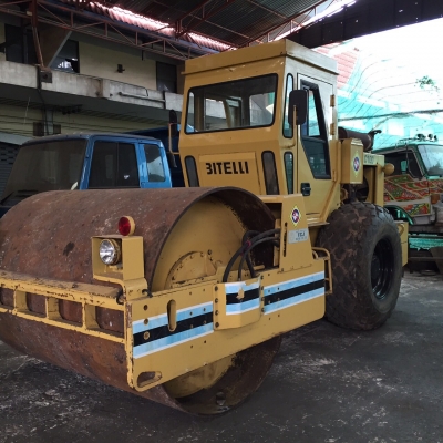 รถบดสั่นสะเทือร2เพลาไบตะลี่..BITELLI..ของอิตาลี่ เอกสารอินวอยล์ แอร์มี..รถสวยพร้อมใช้...