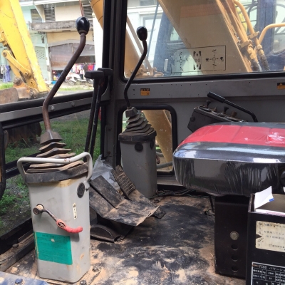 รถขุดPC60-5 เอกสารอินวอยล์ รถเช็คนอกใช้ในไทยเกือบปี สภาพสวย เดิมๆ