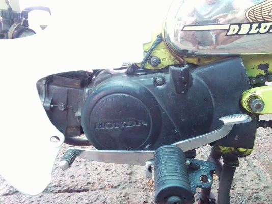 ขาย C70 เครื่องดรีม คาบูเเดช(เเท้) ไฟหน้า-หลังติด ท่อผ่า สภาพพร้อมใช้งาน (มีสำเนาเล่มโครง+ใบซื้อขาย) ค่าตัว 7900 บาท สนใจทักเเชทหรือโทร.089-8054390 โอ๋ อยู่จังหวัด ลพบุรี