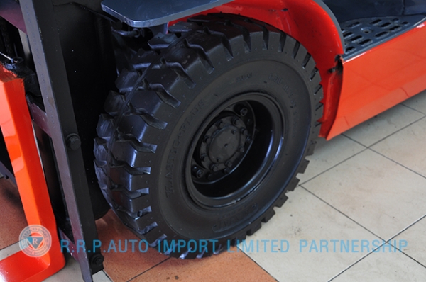 ขายรถโฟล์คลิฟท์มือสอง TOYOTA รุ่น 8FDL15 ราคา xxx,xxx บาท นำเข้าจากประเทศญี่ปุ่น 100\% ไม่เคยใช้งานในไทย