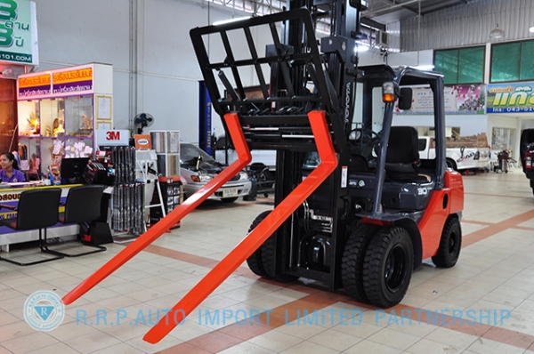 ขายรถโฟล์คลิฟท์มือสอง TOYOTA รุ่น 8FD30 ราคา xxx,xxx บาท นำเข้าจากประเทศญี่ปุ่น 100\% ไม่เคยใช้งานในไทย