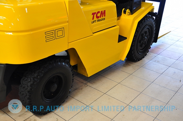 ขายรถโฟล์คลิฟท์มือสอง TCM รุ่น FD30N8  ราคา 295,000 บาท นำเข้าจากประเทศญี่ปุ่น 100\% ไม่เคยใช้งานในประเทศไทย