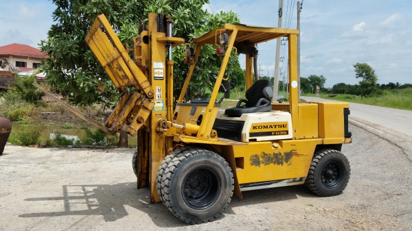 ขายด่วนรถยกKOMATSU FD3.5ยก3.5ตันเสาสูง3เมตรงากะดกได้ยางหน้าคู้รถนอกนำเข้ายังไม่เคยใช้งานในเมืองไทยเลย